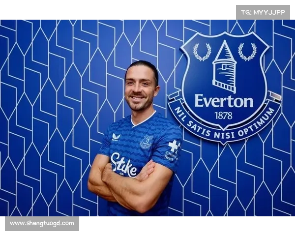 揭秘曼城为何让身披七号球衣的球员出任后卫位置的深层战术逻辑