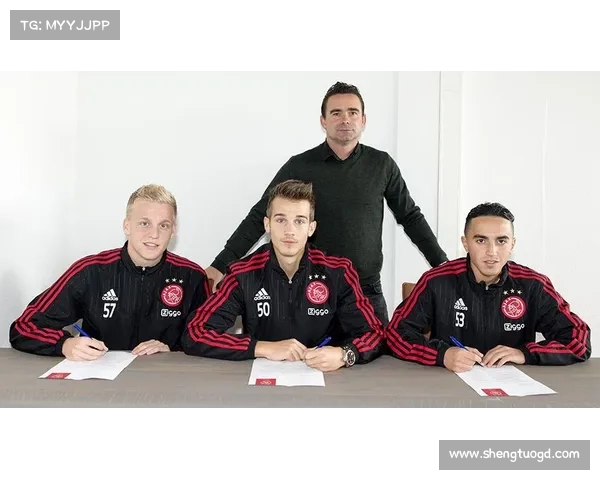 如何通过阿贾克斯青训模式培养世界级足球人才